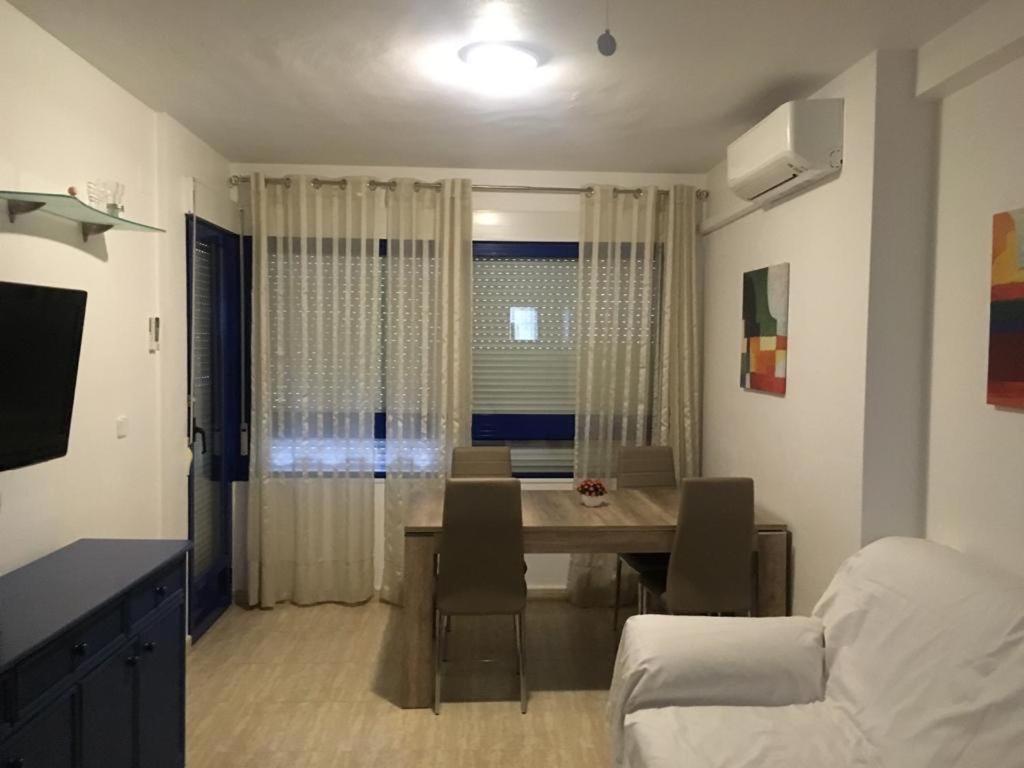 2-Bedroom And Living Room Apartment Near Campoamor Beach 外观 照片